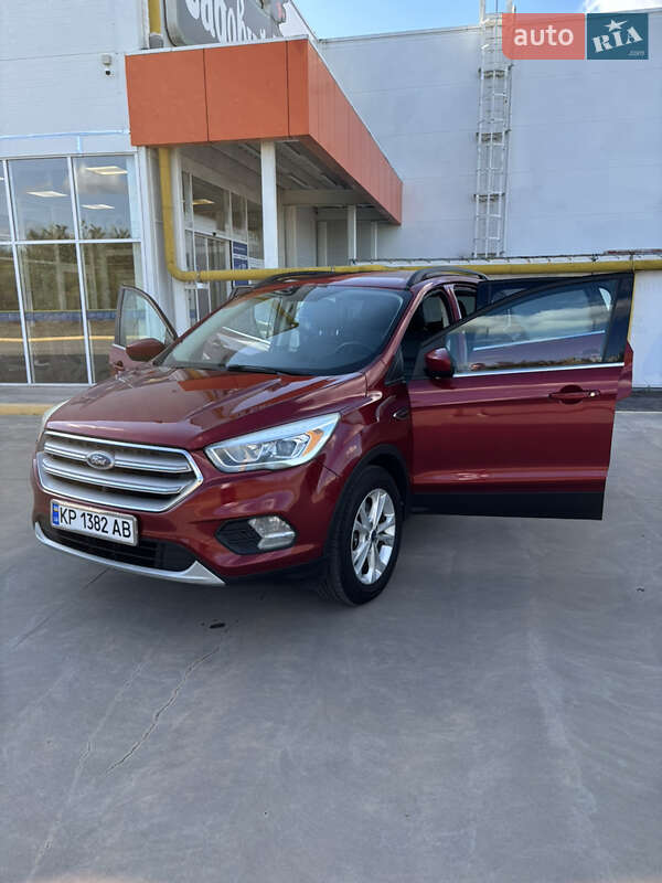 Позашляховик / Кросовер Ford Escape 2017 в Запоріжжі