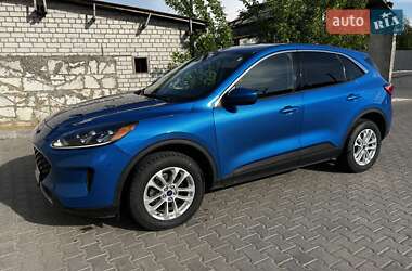 Внедорожник / Кроссовер Ford Escape 2020 в 