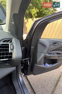 Внедорожник / Кроссовер Ford Escape 2017 в 