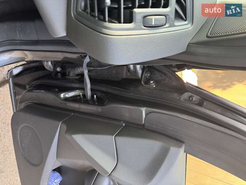 Внедорожник / Кроссовер Ford Escape 2017 в Хмельницком