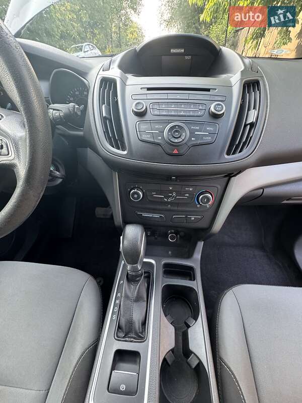 Внедорожник / Кроссовер Ford Escape 2017 в Хмельницком