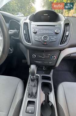 Внедорожник / Кроссовер Ford Escape 2017 в 