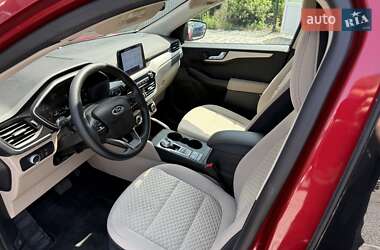 Внедорожник / Кроссовер Ford Escape 2020 в 