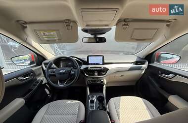 Внедорожник / Кроссовер Ford Escape 2020 в 