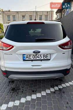 Позашляховик / Кросовер Ford Escape 2014 в 