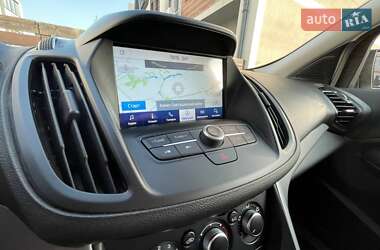 Внедорожник / Кроссовер Ford Escape 2016 в 