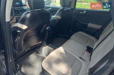 Внедорожник / Кроссовер Ford Escape 2019 в 