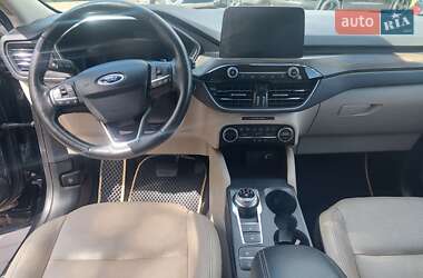 Внедорожник / Кроссовер Ford Escape 2019 в 