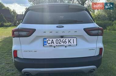 Внедорожник / Кроссовер Ford Escape 2023 в 
