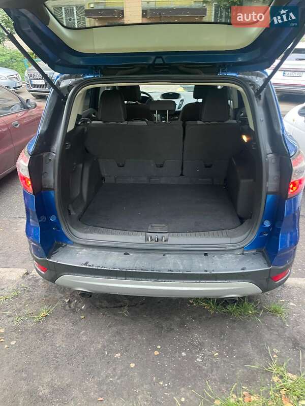 Внедорожник / Кроссовер Ford Escape 2017 в Киеве