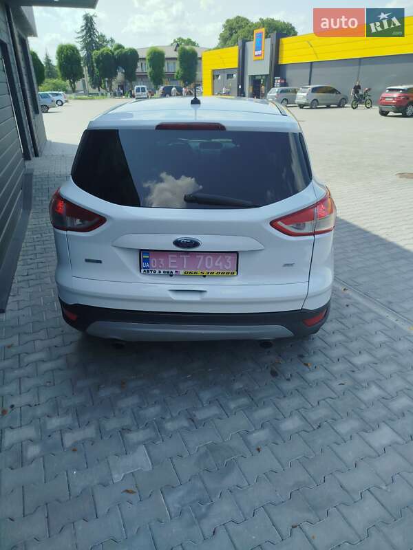 Внедорожник / Кроссовер Ford Escape 2016 в Дубно