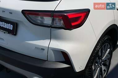 Внедорожник / Кроссовер Ford Escape 2020 в 