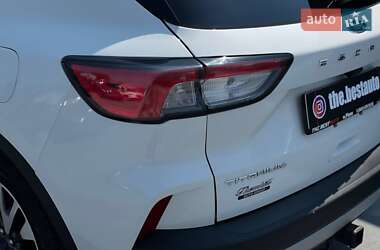 Внедорожник / Кроссовер Ford Escape 2020 в 