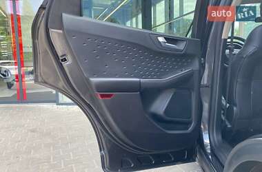 Внедорожник / Кроссовер Ford Escape 2020 в 