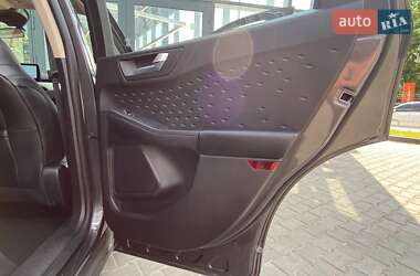 Внедорожник / Кроссовер Ford Escape 2020 в 