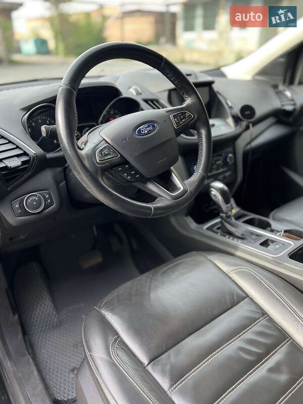 Позашляховик / Кросовер Ford Escape 2017 в Рівному