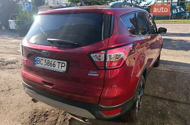 Внедорожник / Кроссовер Ford Escape 2018 в 