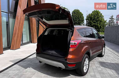 Внедорожник / Кроссовер Ford Escape 2016 в 