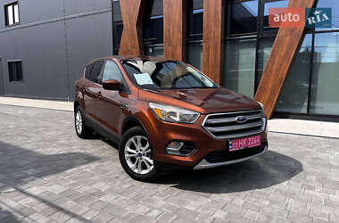 Внедорожник / Кроссовер Ford Escape 2016 в 