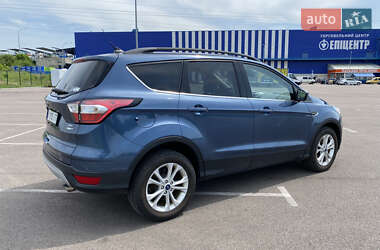 Внедорожник / Кроссовер Ford Escape 2018 в 
