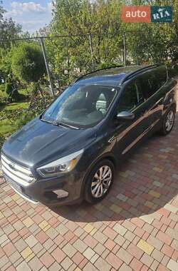 Внедорожник / Кроссовер Ford Escape 2019 в 