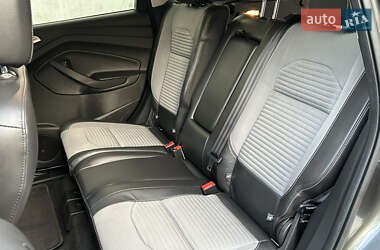 Внедорожник / Кроссовер Ford Escape 2017 в 