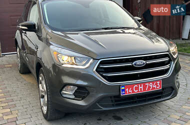 Внедорожник / Кроссовер Ford Escape 2017 в 