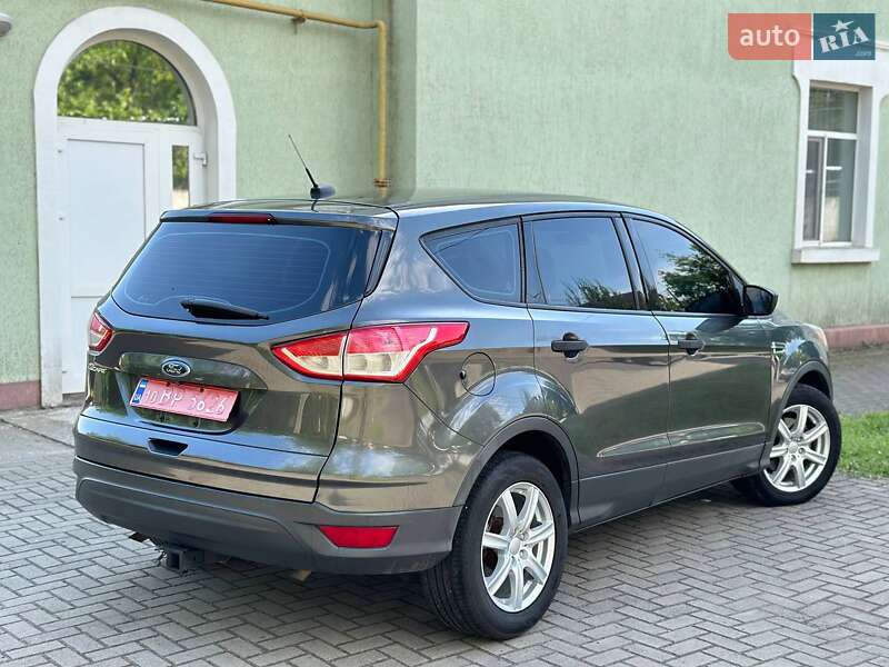 Внедорожник / Кроссовер Ford Escape 2016 в Николаеве