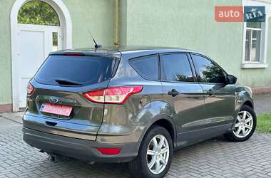 Внедорожник / Кроссовер Ford Escape 2016 в 