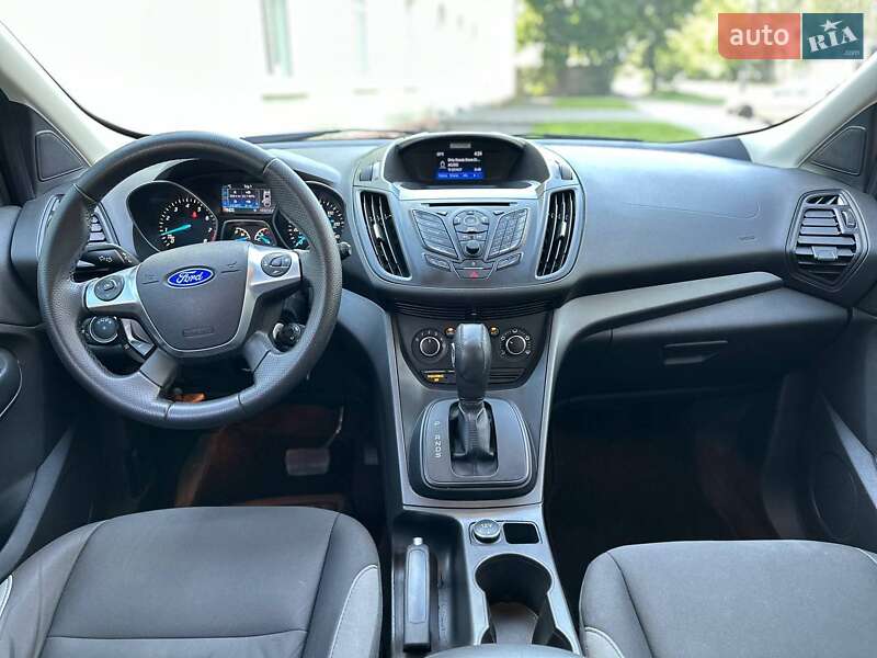 Внедорожник / Кроссовер Ford Escape 2016 в Николаеве
