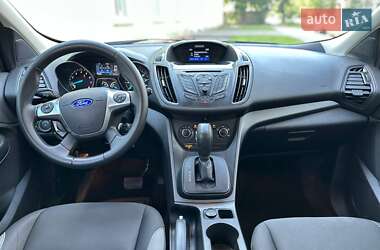 Внедорожник / Кроссовер Ford Escape 2016 в 