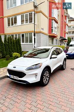 Внедорожник / Кроссовер Ford Escape 2021 в 
