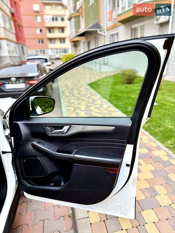 Внедорожник / Кроссовер Ford Escape 2021 в Киеве