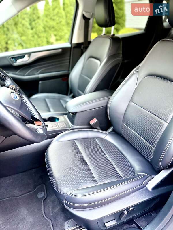 Внедорожник / Кроссовер Ford Escape 2021 в Киеве