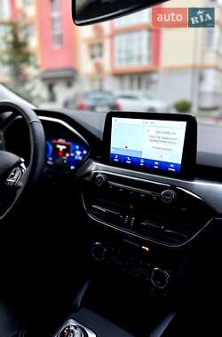 Внедорожник / Кроссовер Ford Escape 2021 в 
