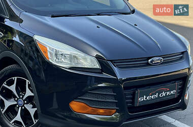 Позашляховик / Кросовер Ford Escape 2014 в 