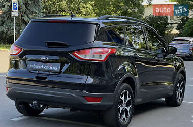 Позашляховик / Кросовер Ford Escape 2014 в 
