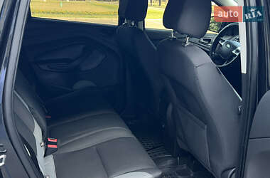 Позашляховик / Кросовер Ford Escape 2014 в 