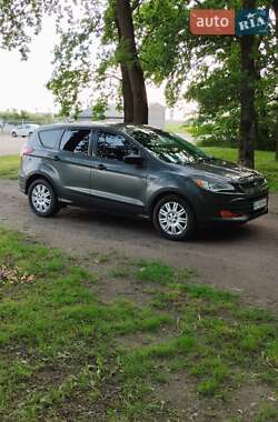 Внедорожник / Кроссовер Ford Escape 2015 в 