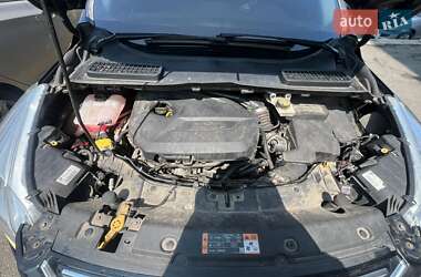 Внедорожник / Кроссовер Ford Escape 2014 в 