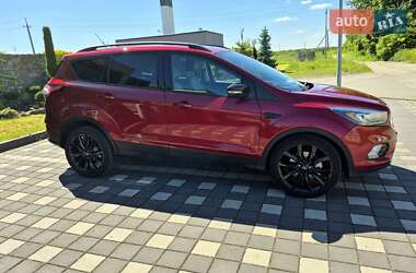 Внедорожник / Кроссовер Ford Escape 2016 в 