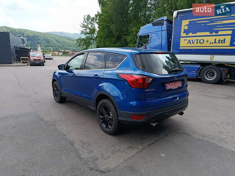 Внедорожник / Кроссовер Ford Escape 2018 в Сколе фото 4 Внедорожник / Кроссовер Ford Escape 2018 в Сколе