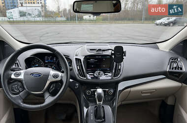 Позашляховик / Кросовер Ford Escape 2014 в 