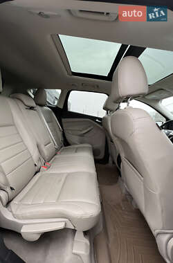 Позашляховик / Кросовер Ford Escape 2014 в 