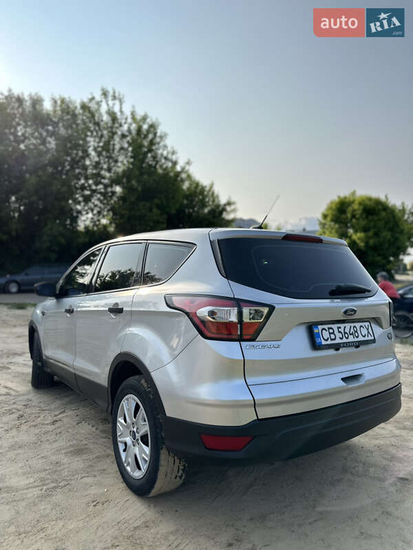 Внедорожник / Кроссовер Ford Escape 2017 в Чернигове
