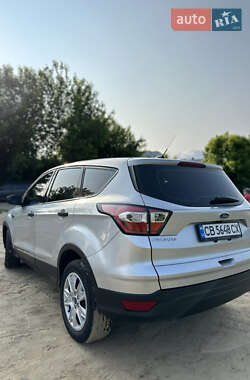 Внедорожник / Кроссовер Ford Escape 2017 в 