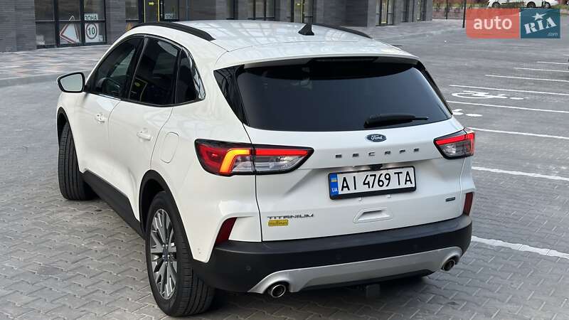 Внедорожник / Кроссовер Ford Escape 2020 в Вишневом