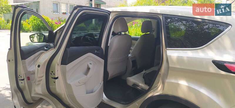 Внедорожник / Кроссовер Ford Escape 2017 в Ровно