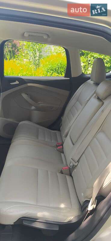 Внедорожник / Кроссовер Ford Escape 2017 в Ровно