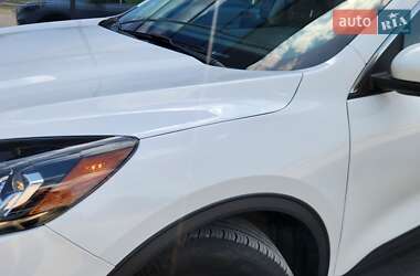 Внедорожник / Кроссовер Ford Escape 2021 в 